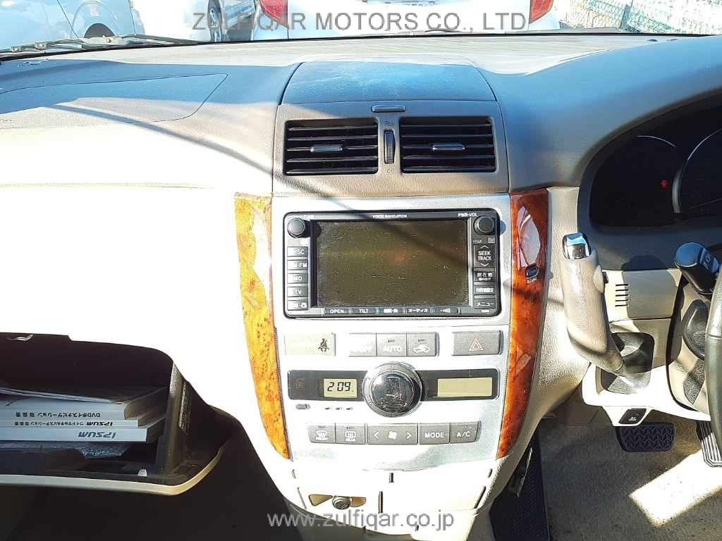 TOYOTA IPSUM 2008 Image 10