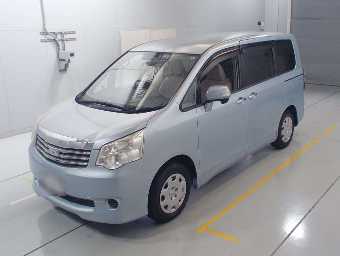 TOYOTA NOAH 2011 Image 1