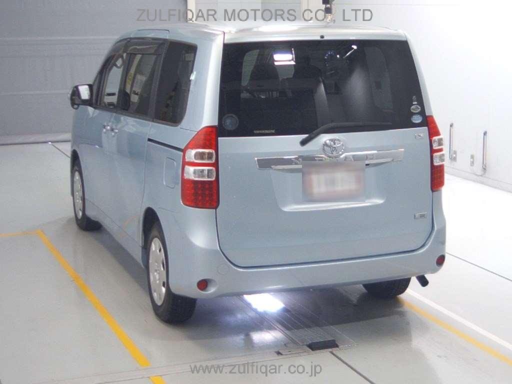TOYOTA NOAH 2011 Image 6