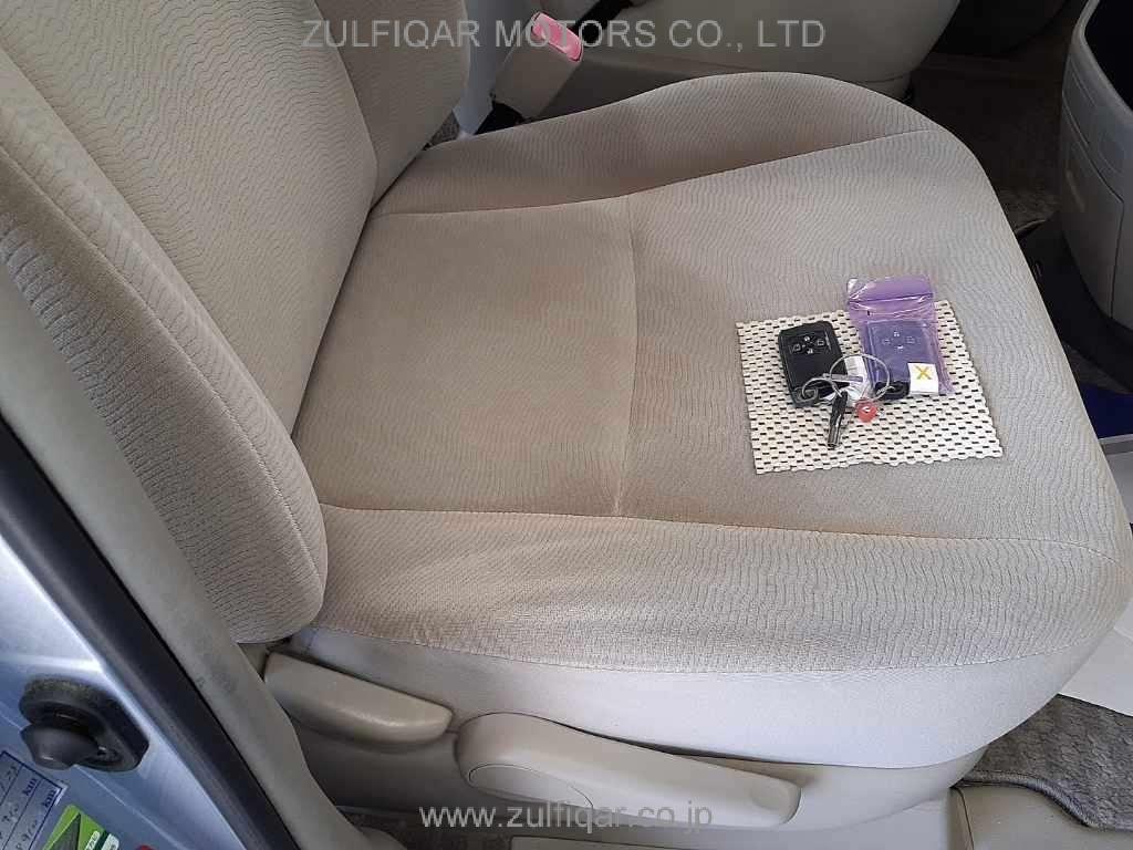 TOYOTA NOAH 2011 Image 8