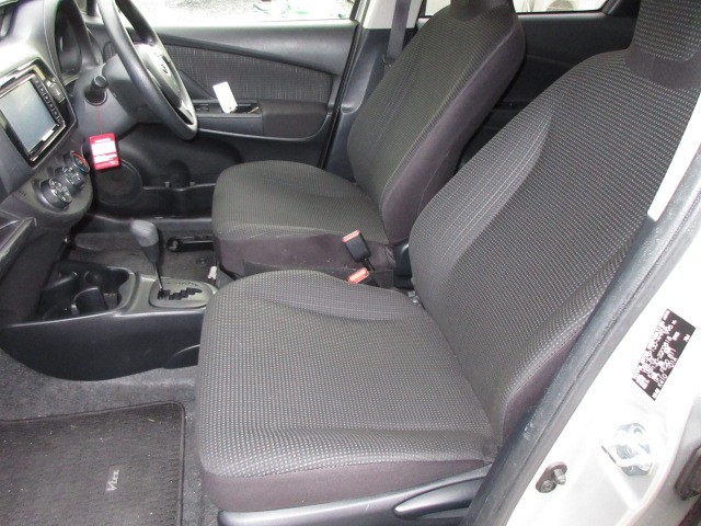 TOYOTA VITZ 2017 Image 20