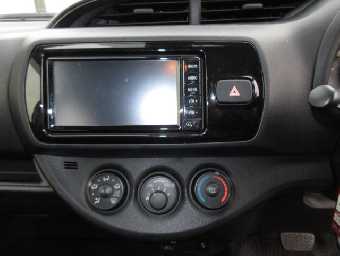 TOYOTA VITZ 2017 Image 16