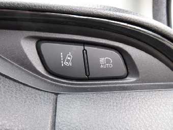 TOYOTA VITZ 2017 Image 18