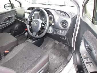 TOYOTA VITZ 2017 Image 6