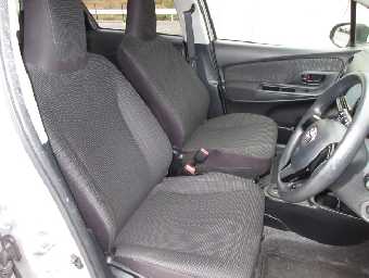 TOYOTA VITZ 2017 Image 7