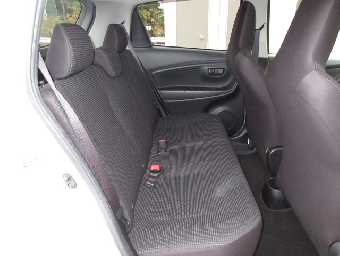 TOYOTA VITZ 2017 Image 9