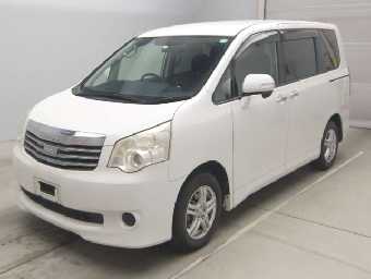 TOYOTA NOAH 2011 Image 1