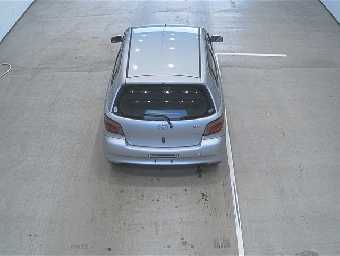TOYOTA VITZ 2001 Image 3
