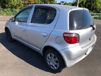 TOYOTA VITZ 2000 Image 2