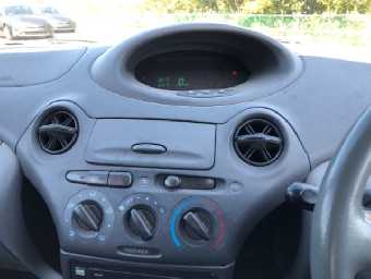 TOYOTA VITZ 2000 Image 5