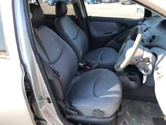 TOYOTA VITZ 2000 Image 6