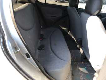 TOYOTA VITZ 2000 Image 7