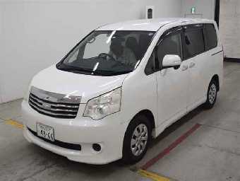 TOYOTA NOAH 2012 Image 3