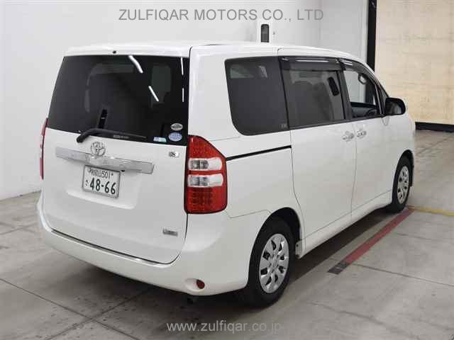 TOYOTA NOAH 2012 Image 5