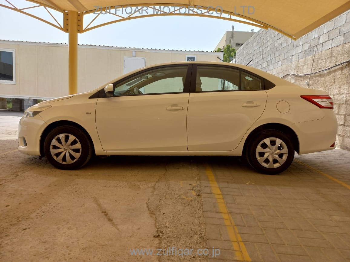 TOYOTA YARIS 2017 Image 2