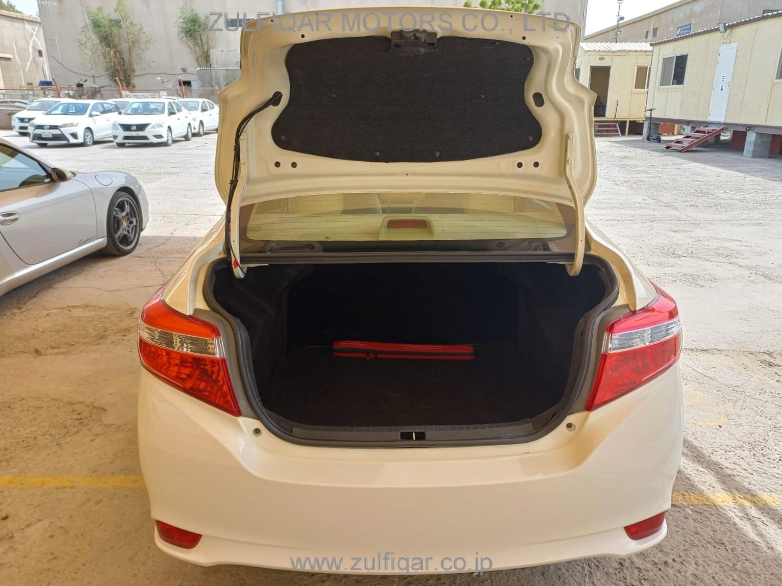 TOYOTA YARIS 2017 Image 10