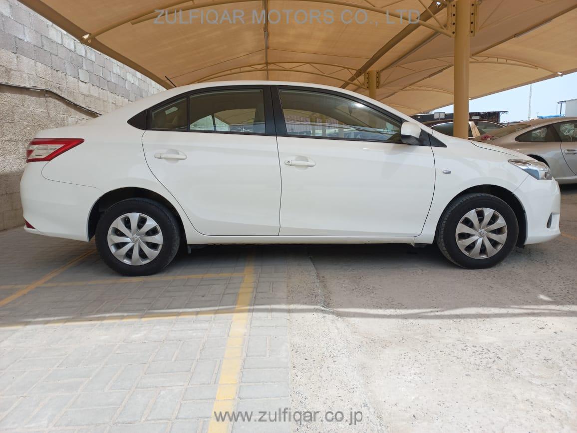 TOYOTA YARIS 2017 Image 6