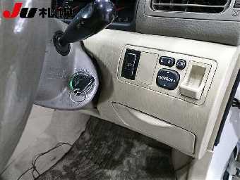 TOYOTA COROLLA 2002 Image 4