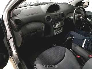 TOYOTA VITZ 2003 Image 3