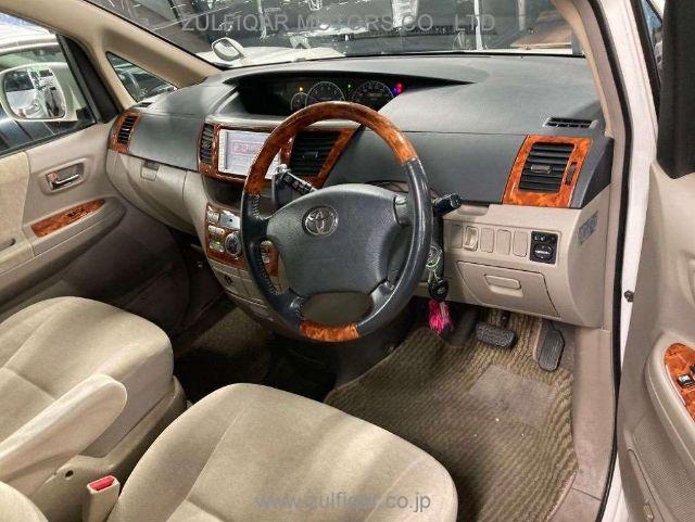 TOYOTA NOAH 2005 Image 3