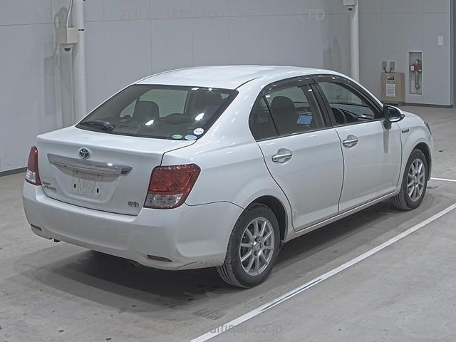 TOYOTA COROLLA AXIO 2013 Image 2