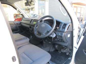 TOYOTA HIACE 2015 Image 12