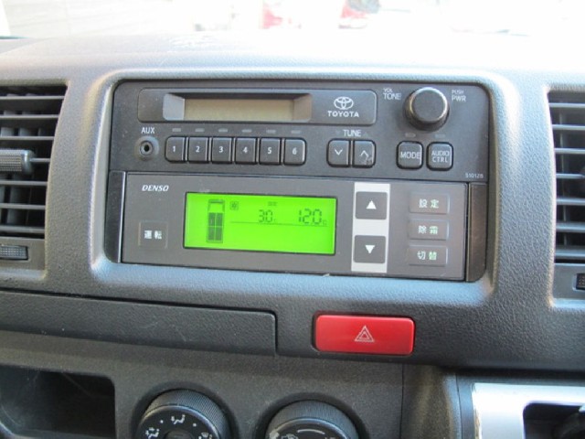 TOYOTA HIACE 2015 Image 19