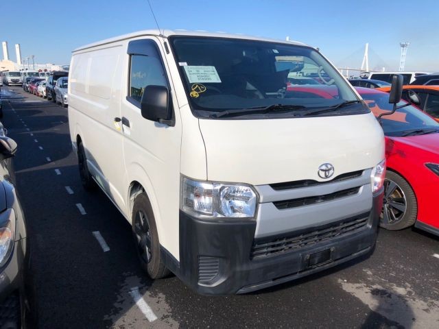TOYOTA HIACE 2015 Image 26