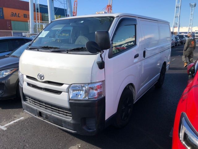 TOYOTA HIACE 2015 Image 27