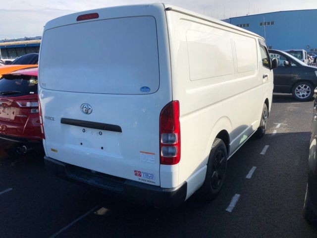 TOYOTA HIACE 2015 Image 29
