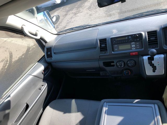 TOYOTA HIACE 2015 Image 38