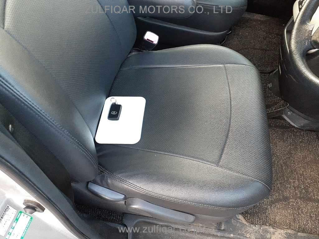 TOYOTA NOAH 2010 Image 8