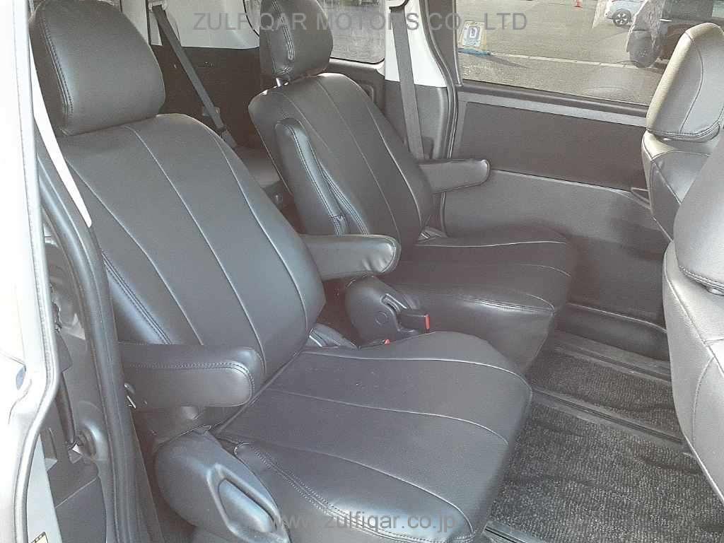 TOYOTA NOAH 2010 Image 10