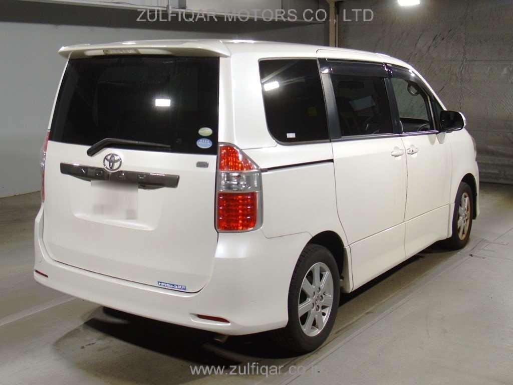 TOYOTA NOAH 2009 Image 2