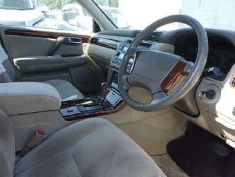 TOYOTA CROWN 1999 Image 3