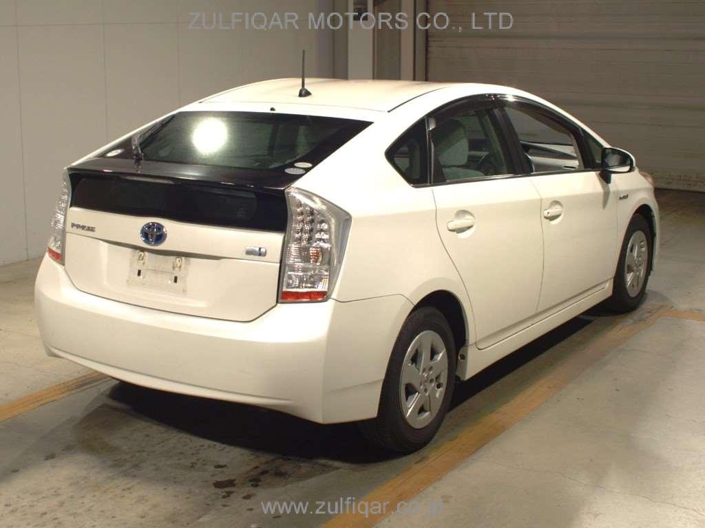 TOYOTA PRIUS 2010 Image 2