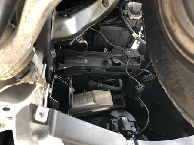 BMW 5 SERIES 2010 Image 25