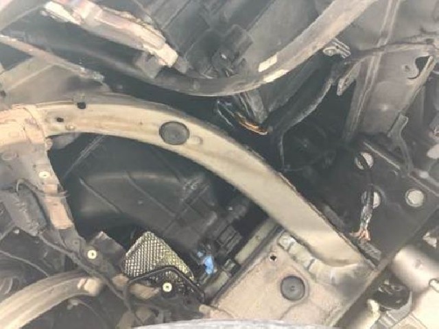 BMW 5 SERIES 2010 Image 28