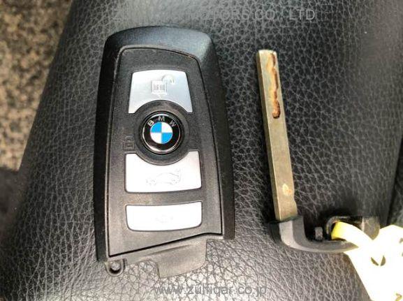 BMW 5 SERIES 2010 Image 8