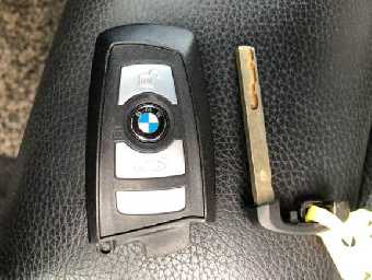 BMW 5 SERIES 2010 Image 8