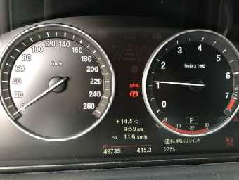 BMW 5 SERIES 2010 Image 9