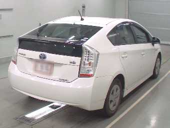 TOYOTA PRIUS 2011 Image 2