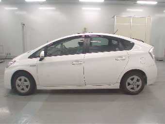 TOYOTA PRIUS 2011 Image 4