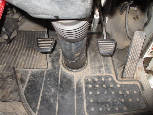 ISUZU ELF DUMP TRUCK 2002 Image 29