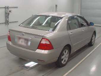 TOYOTA COROLLA 2004 Image 2