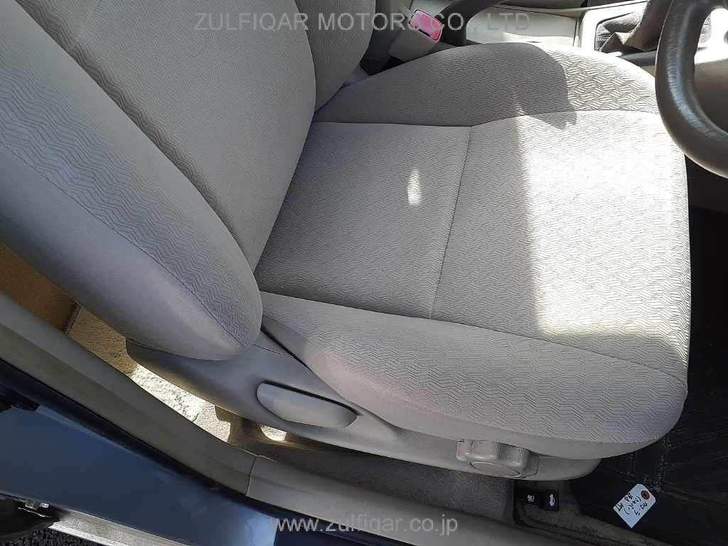 TOYOTA COROLLA 2004 Image 8