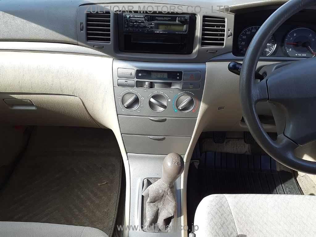 TOYOTA COROLLA 2004 Image 9