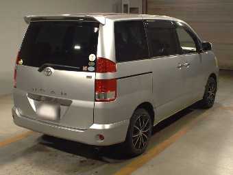 TOYOTA NOAH 2007 Image 2