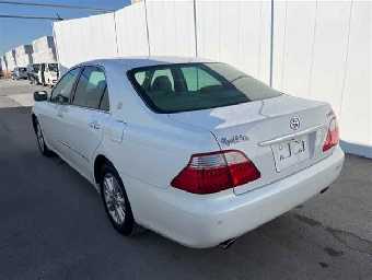 TOYOTA CROWN 2005 Image 2