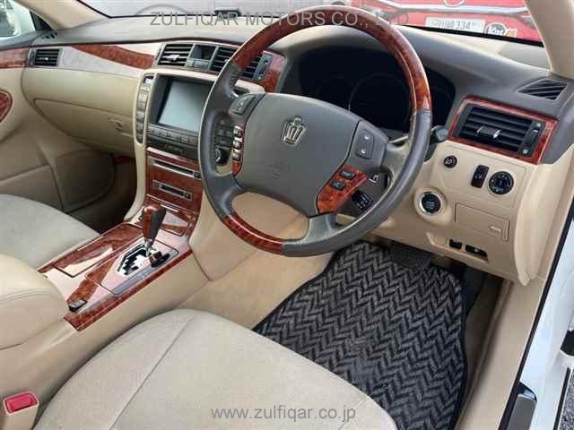 TOYOTA CROWN 2005 Image 3